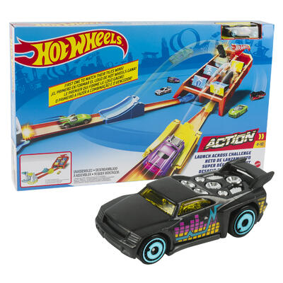 hot wheels launch across challenge playset -- 4 per case